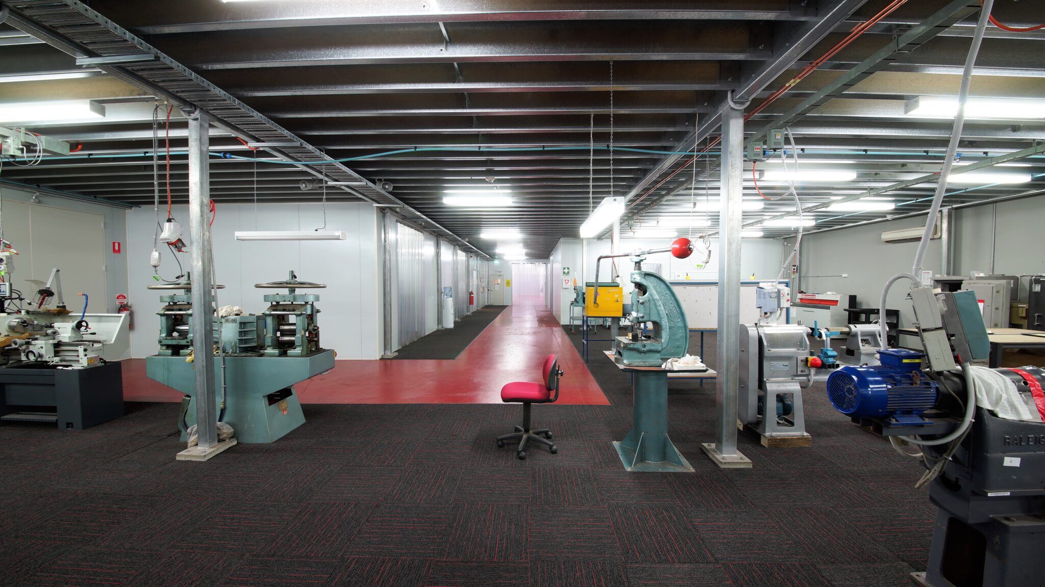 Cleanroom project for XRF Scientific Company by Heighton