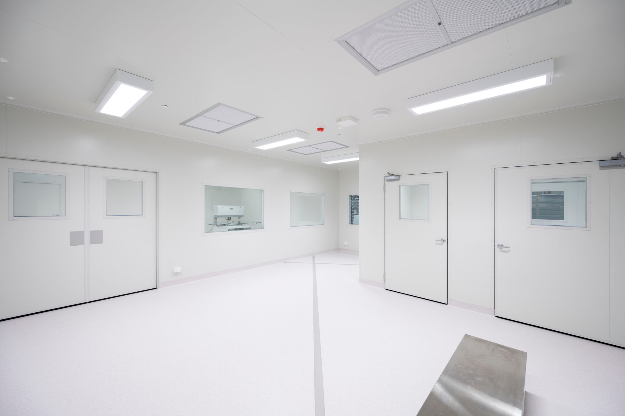 Cleanroom project for Samsung Company by Heighton